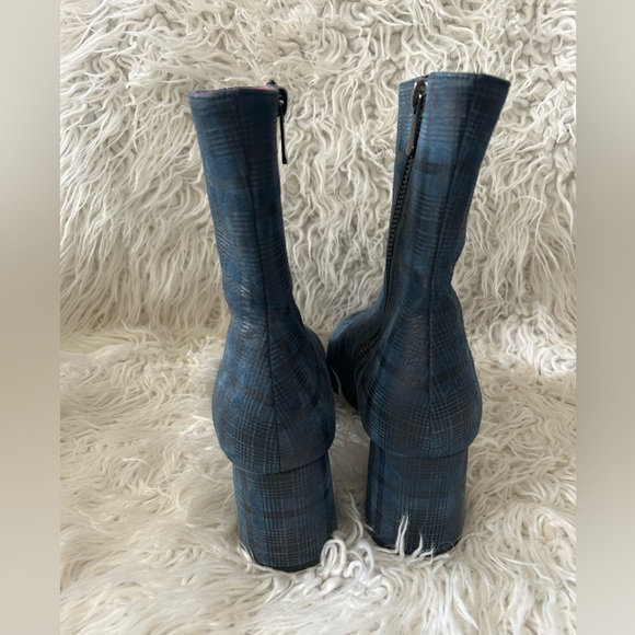 Le Babe Italian Leather and suede booties size US 8 EUR 38 - Picture 3 of 6